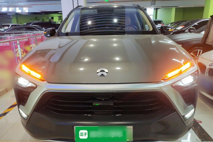 蔚来ES8 2018款 创始版车身外观2