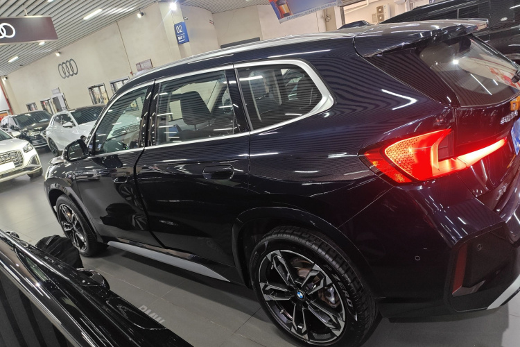 宝马X1 2023款 sDrive25Li M运动套装车身外观4