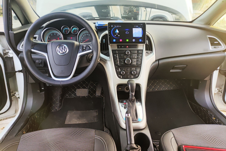 别克 英朗 2014款 XT 1.6L 自动时尚版中控内饰12