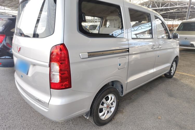 五菱汽车 五菱宏光V 2022款 1.5L劲享版电动助力LAR车身外观6003