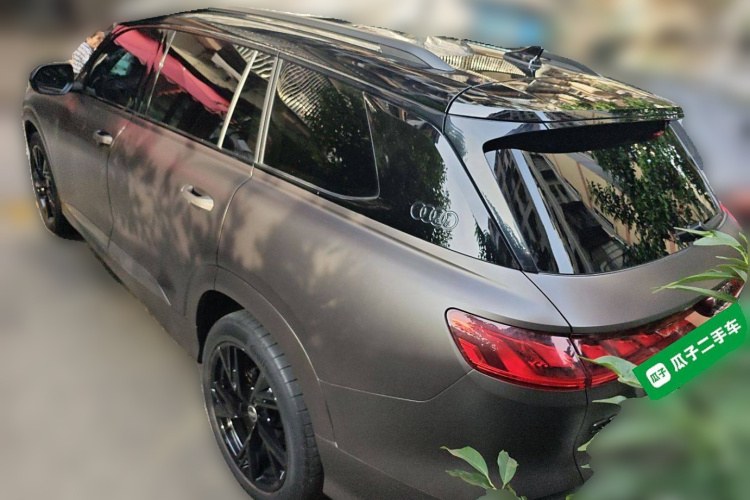 奥迪Q6 2023款 50 TFSI quattro 凌云版 edition one车身外观5