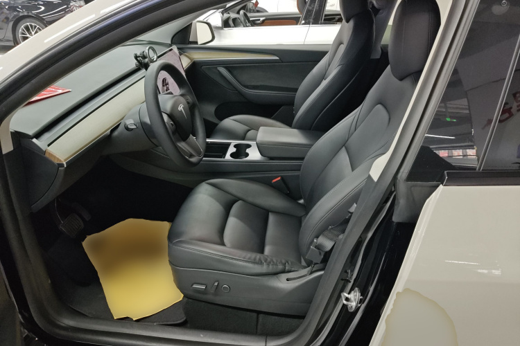 特斯拉 Model Y 2021款 标准续航后驱版局部细节19