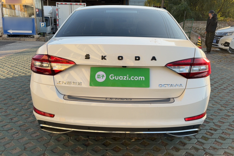 斯柯达 明锐 2019款 1.5L 自动智行豪华版 国VI车身外观6004