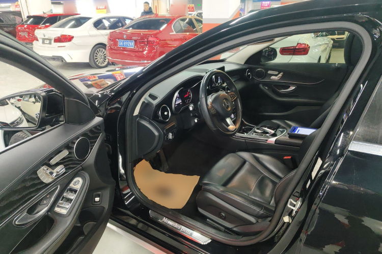 奔驰C级 2016款 C 200 L 4MATIC 运动版中控内饰7003