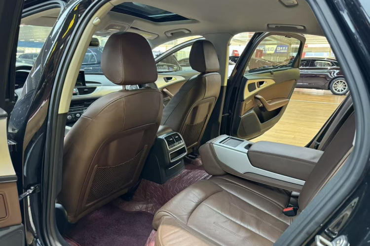 奥迪A6L 2018款 30周年年型 TFSI 进取型中控内饰7003