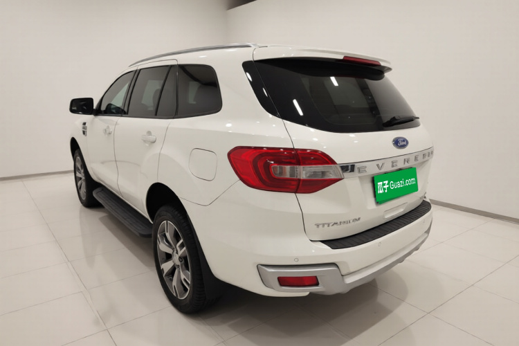 福特 撼路者 2016款 2.0T 汽油自动四驱旗舰版车身外观5