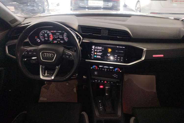 奥迪Q3 2024款 40 TFSI 时尚动感型中控内饰7002