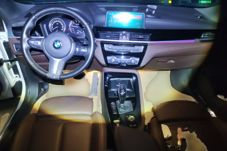 宝马X2 2020款 sDrive25i 领先型M越野套装中控内饰12