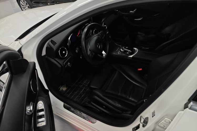 奔驰C级 2017款 C 180 L 运动版中控内饰20