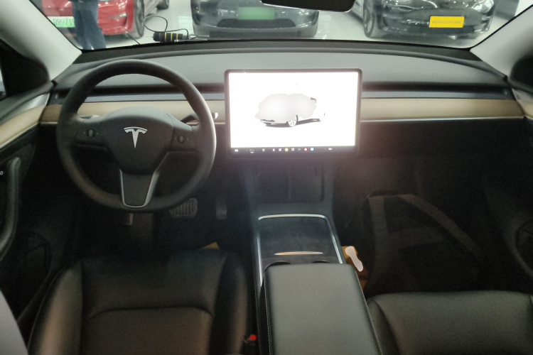 特斯拉 Model Y 2022款 改款 长续航全轮驱动版中控内饰7002