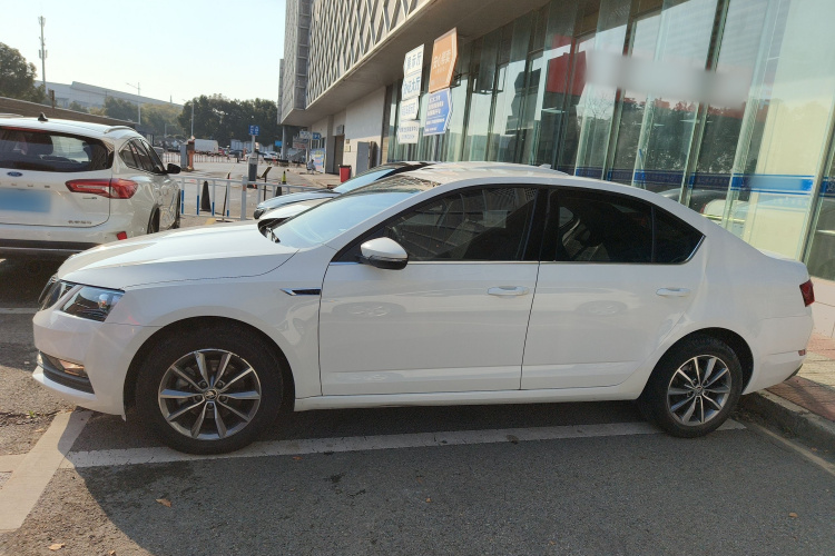 斯柯达 明锐 2019款 1.5L 自动智行舒适版 国VI车身外观6003