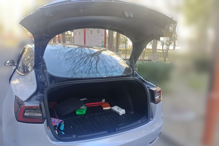 特斯拉 Model 3 2022款 后轮驱动版中控内饰23