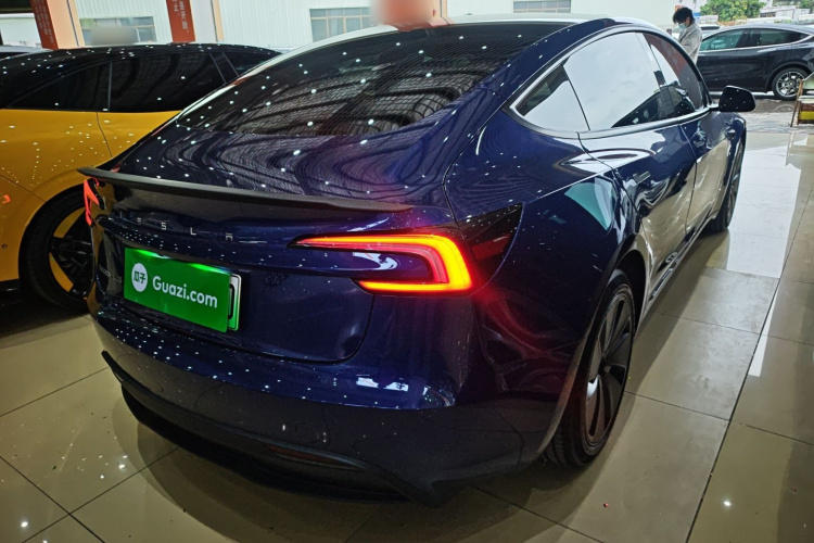 特斯拉 Model 3 2023款 后轮驱动版车身外观7