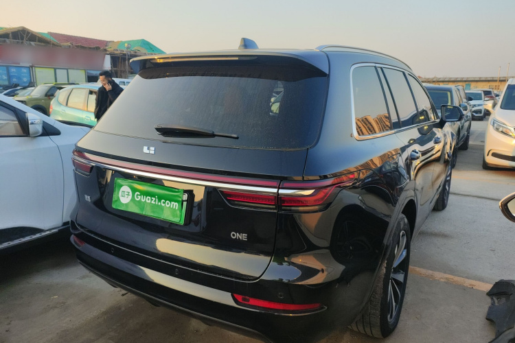 理想汽车 理想ONE 2021款 增程6座版车身外观7