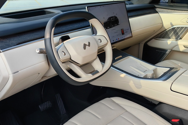 乐道L90 2025款 Ultra 六座版中控内饰7006