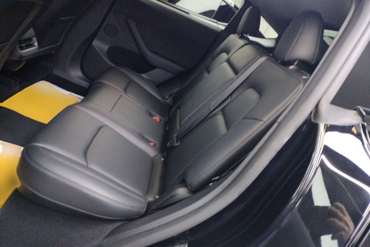 特斯拉 Model Y 2022款 改款 长续航全轮驱动版中控内饰21