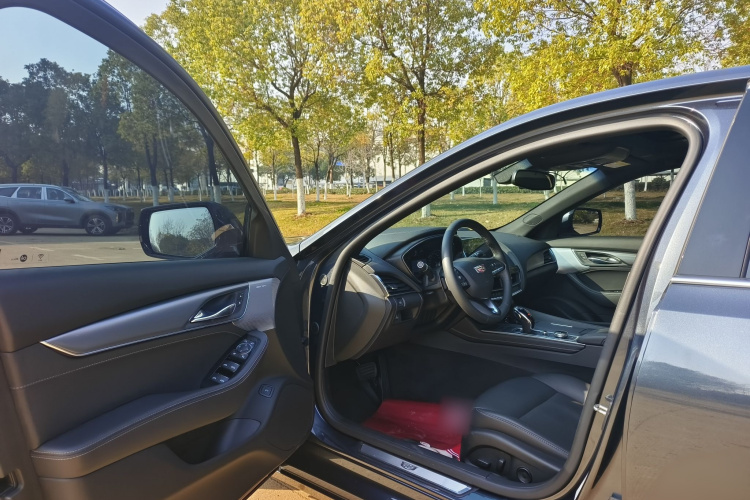 凯迪拉克CT5 2021款 改款 28T 豪华型中控内饰7001