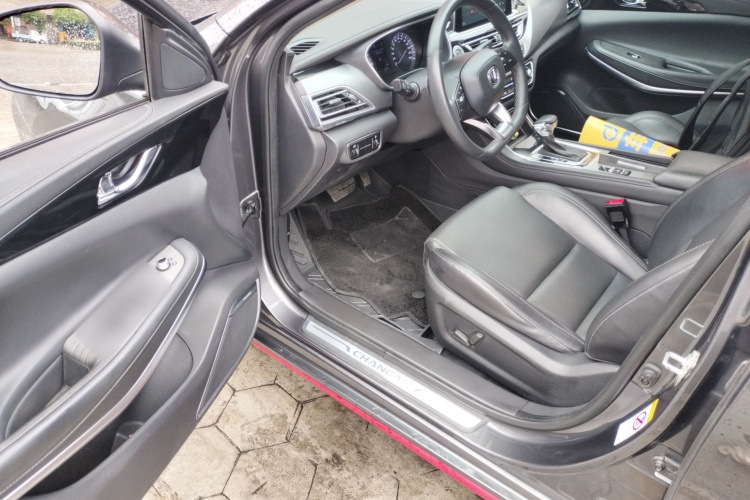 长安 锐程CC 2021款 蓝鲸版 1.5T DCT豪华型中控内饰7003