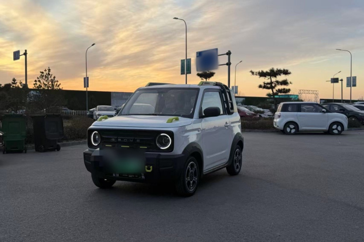 吉利银河 2025款 210km 熊猫骑士车身外观1