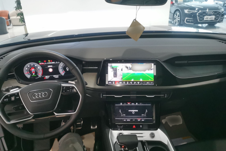 奥迪Q6 2024款 40 TFSI quattro 观云型 羽林套装 7座中控内饰7002