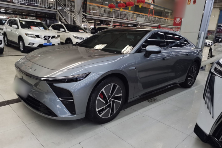 星途 星纪元 ES 2025款 增程 Pro 高速辅助驾驶车身外观4