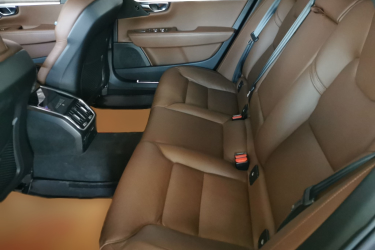 沃尔沃S90 2022款 B5 智远豪华版中控内饰7004