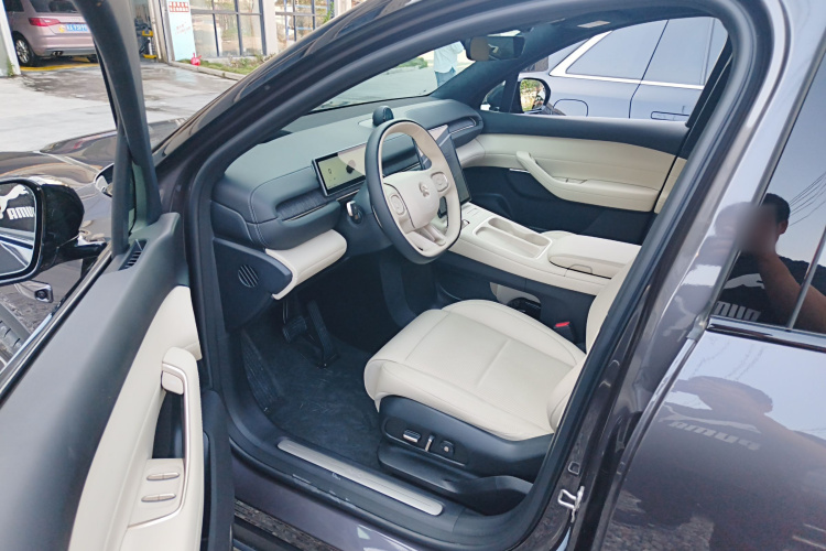 蔚来ES6 2024款 75kWh中控内饰7003