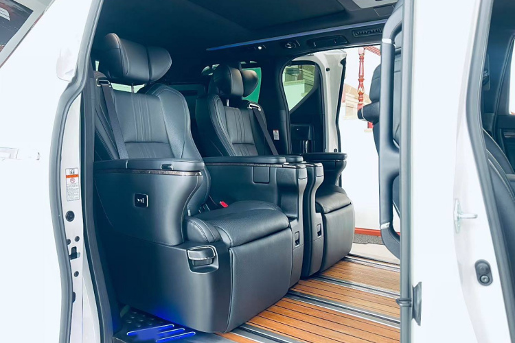 丰田 威尔法 2021款 皇冠 双擎 2.5L HV至尊版中控内饰7004