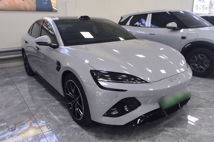 比亚迪 海豹 2025款 改款 650智驾版车身外观3