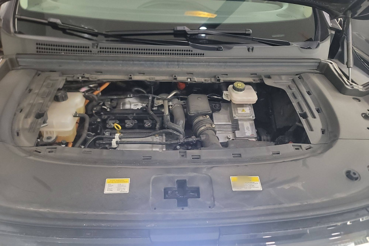 岚图汽车 岚图梦想家 2025款 PHEV 四驱卓越鲲鹏版机舱底盘24