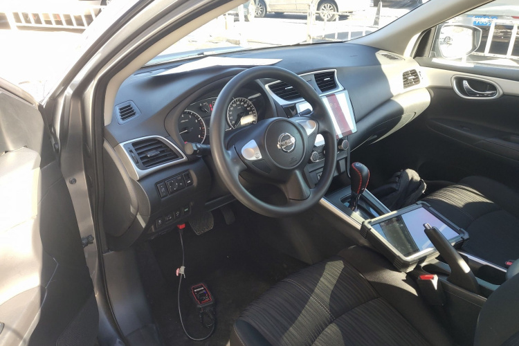 日产 轩逸 2024款 经典 1.6XE CVT舒适版中控内饰12