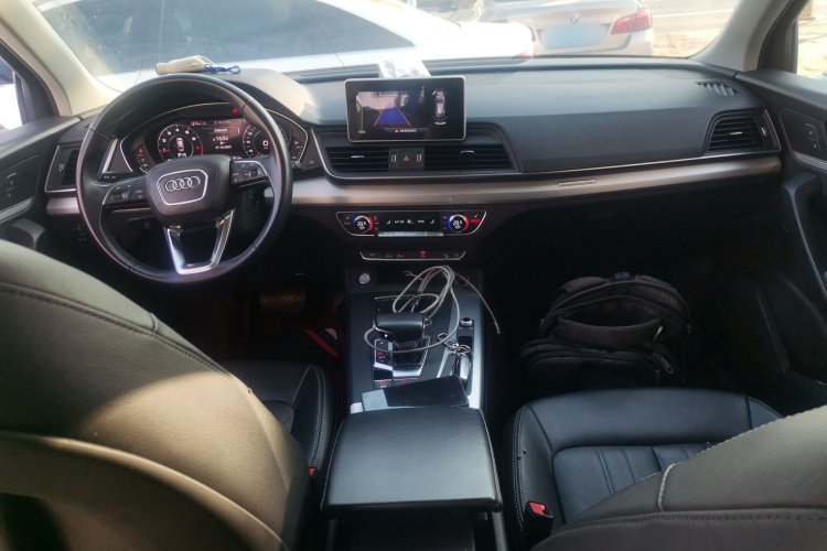 奥迪Q5L 2020款 改款 40 TFSI 荣享时尚型中控内饰12