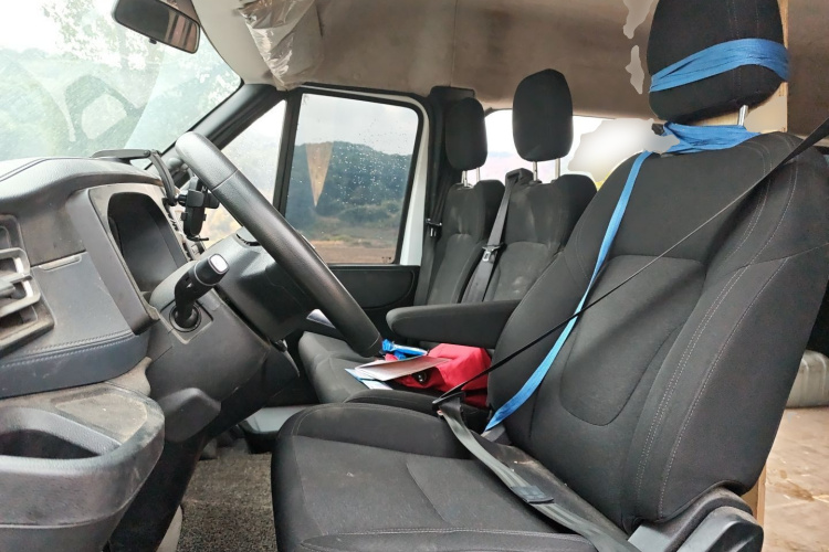 江铃福顺 2023款 2.0T 手动短轴中顶商运型多功能乘用车5座中控内饰19