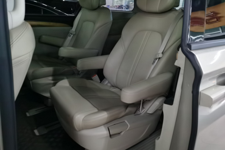 别克GL8 2018款 ES 28T 舒适型 国VI中控内饰21