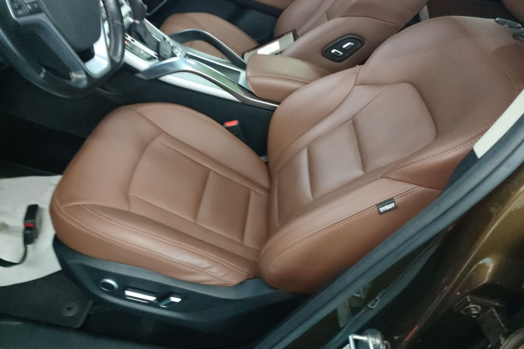 吉利汽车 博越 2018款 1.8TD 自动两驱智尊型4G互联版中控内饰19