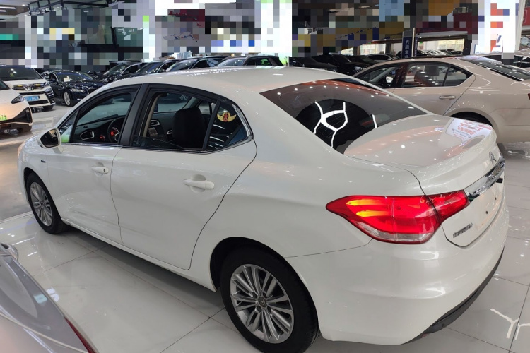 雪铁龙C4L 2015款 1.2T 自动豪华版车身外观6003