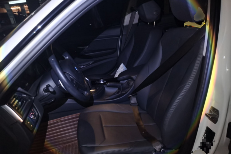 宝马3系 2017款 320Li M运动型中控内饰19