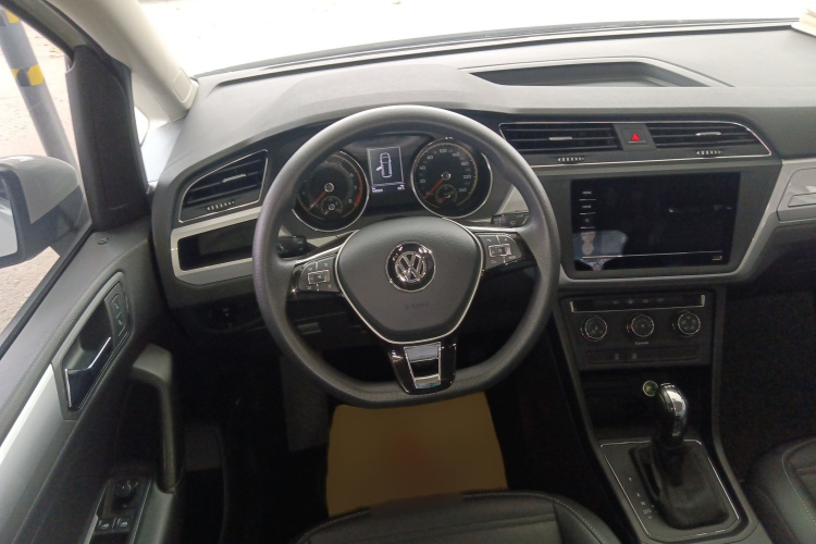 大众 2021款 途安L 280TSI DSG风尚版 7座局部细节13