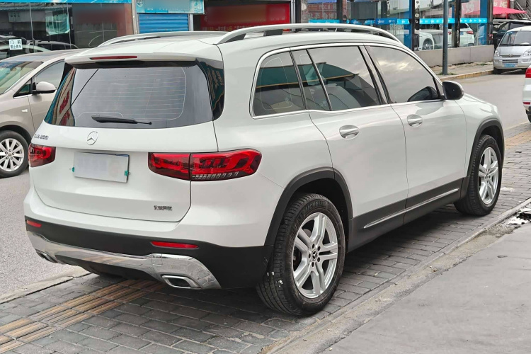 奔驰GLB 2023款 GLB 200 动感型车身外观6003