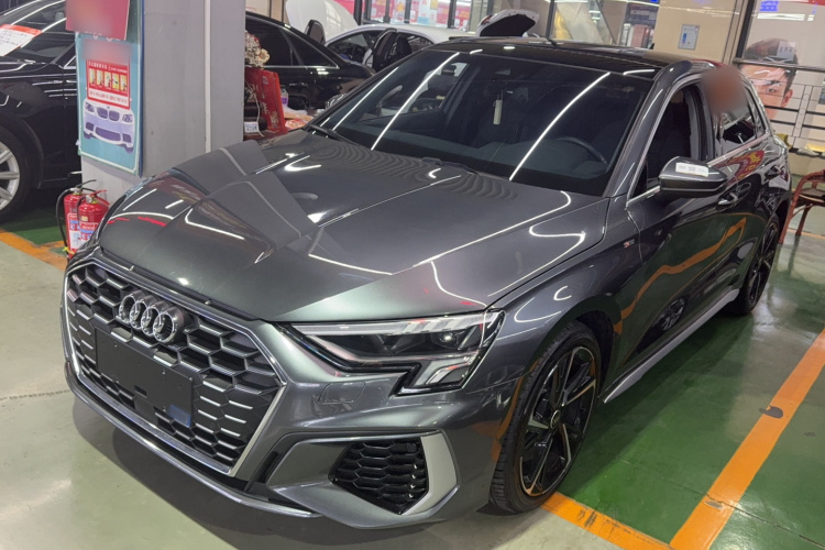 奥迪A3 2024款 Sportback 35 TFSI 时尚运动型车身外观1