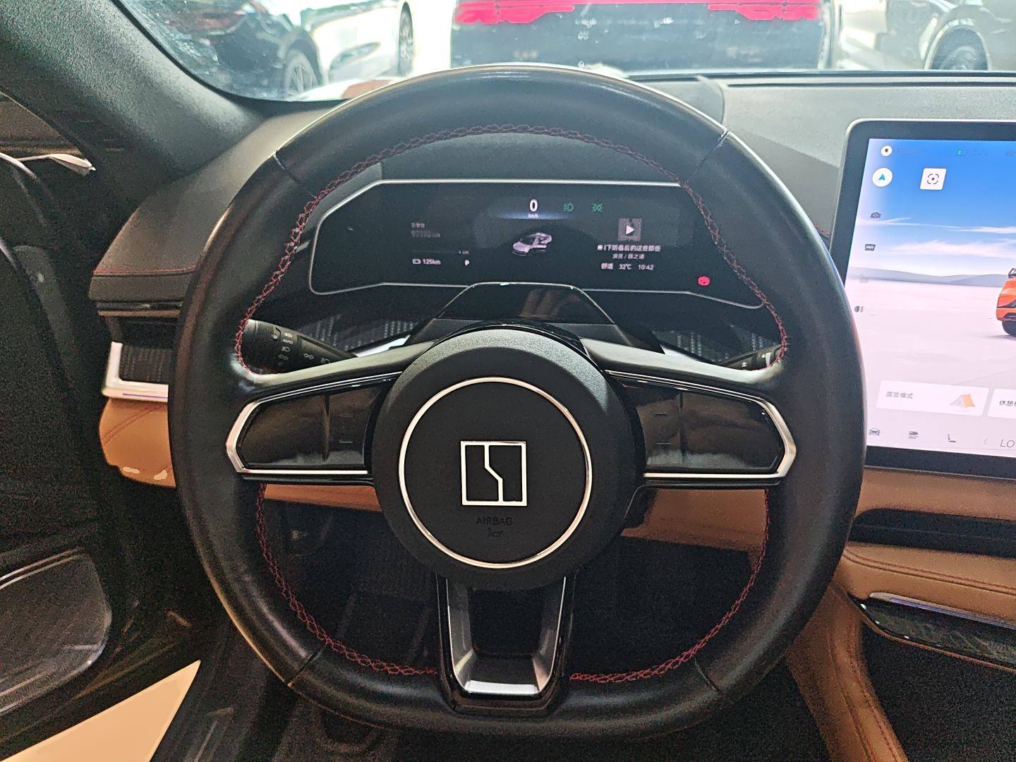 极氪001 2022款 长续航双电机 WE版