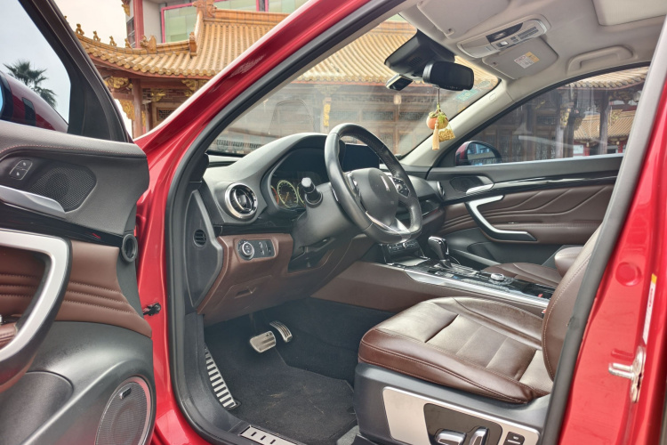 魏牌 VV7 2017款 2.0T 旗舰型中控内饰7001