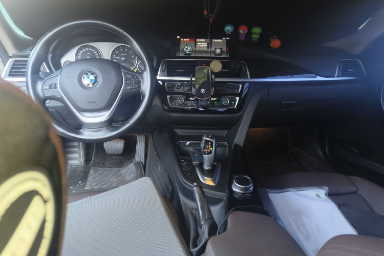 宝马3系 2019款 320Li 时尚型中控内饰12