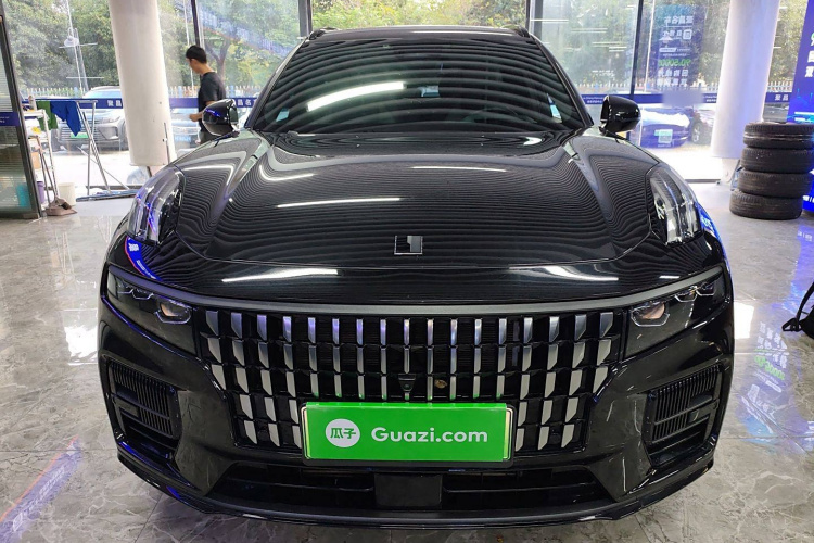 领克09 EM-P 2023款 2.0TD EM-P 远航版PM 六座车身外观2