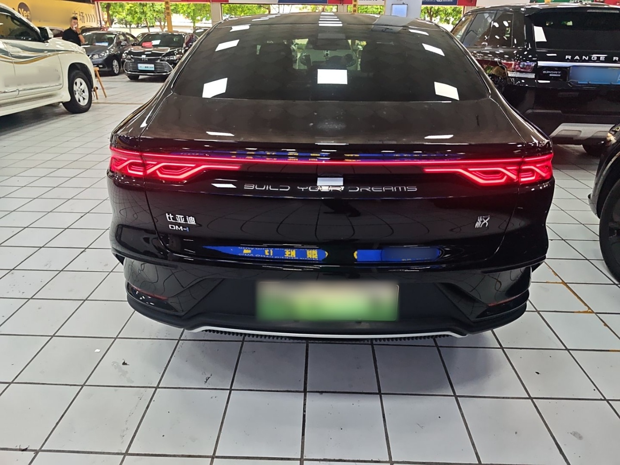 比亚迪 汉 2024款 DM-i 荣耀版 121KM 精英型