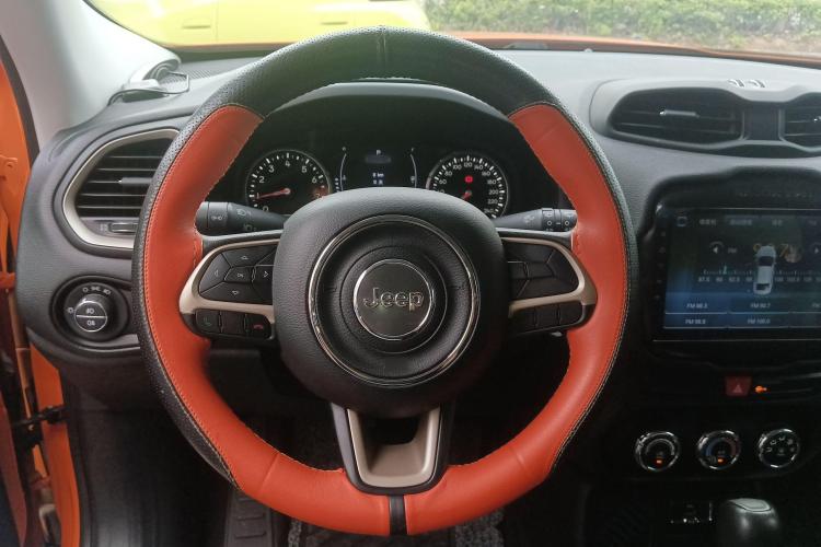 Jeep 自由侠 2017款 180T 自动动能版+局部细节13