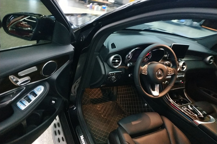 奔驰GLC 2019款 GLC 260 L 4MATIC 豪华型中控内饰20