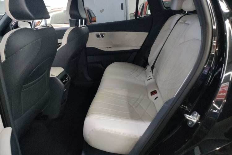 吉利银河 银河星舰7 EM-i 2025款 120km 启航+版中控内饰21