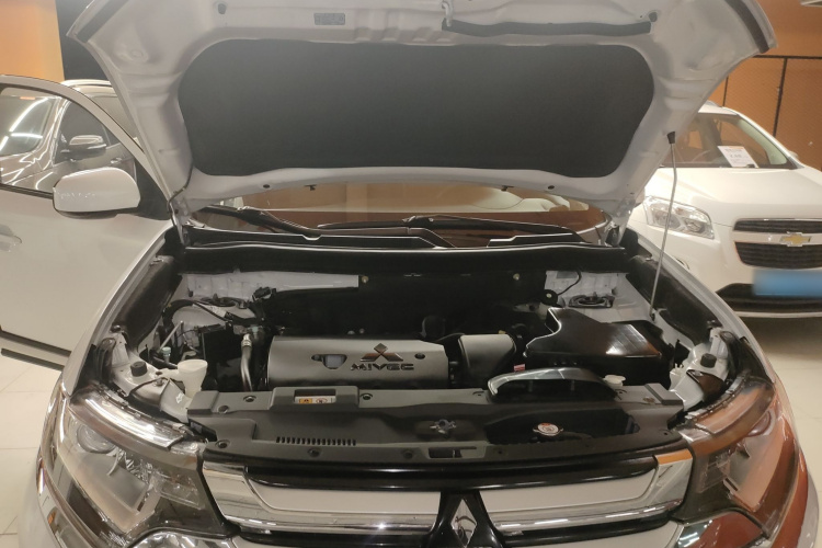 三菱 欧蓝德 2016款 2.0L 两驱风尚版 5座局部细节24