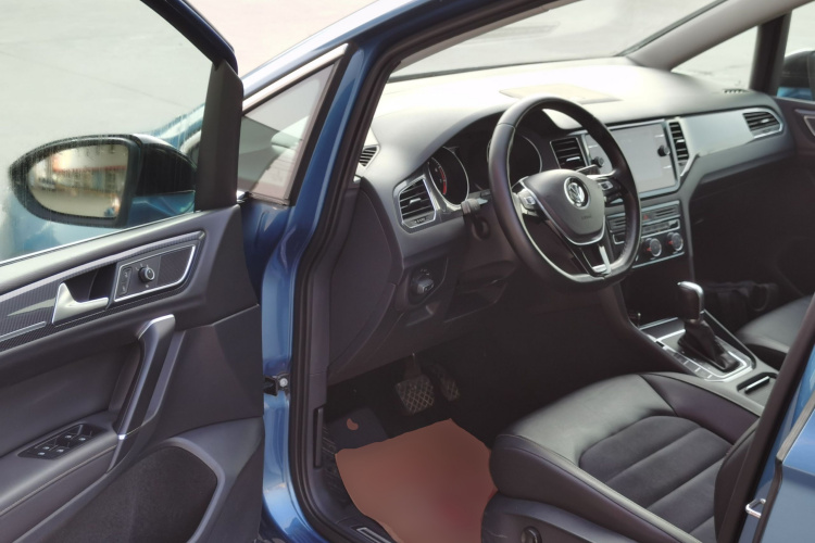 大众 高尔夫·嘉旅 2018款 280TSI 自动豪华型中控内饰7003